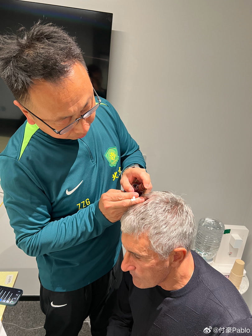 在亚冠, 重重落下砸 在亚冠, 重重落下砸